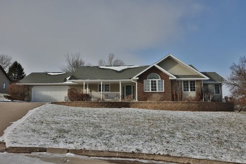 1102 Bruce Ln, Pella, IA, 50219-1000 | Card Image