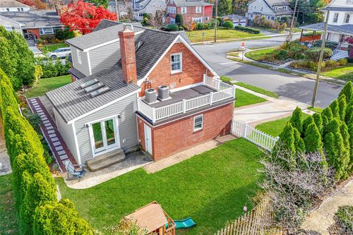 1096 Hunter Ave, Pelham, NY, 10803-3410 | Card Image