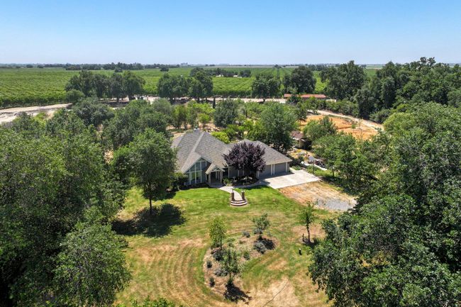 9415 21 St Ave, Home with 3 bedrooms, 3 bathrooms and null parking in Lemoore CA | Image 13