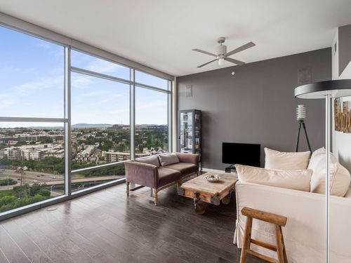 apt-2009-1212 Laurel St, Nashville, TN, 37203-4297 | Card Image