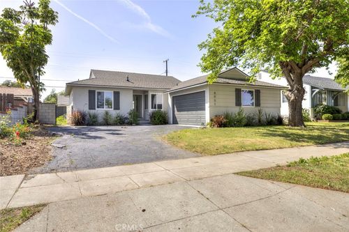 8051 Etiwanda, Reseda, CA, 91335 | Card Image