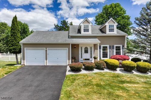 4 Dakota Trl, Branchburg, NJ, 08876-5421 | Card Image