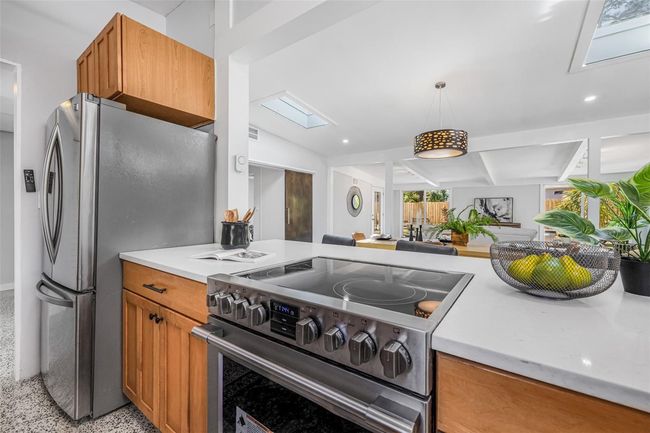 4925 Camellia Way S, House other with 3 bedrooms, 2 bathrooms and null parking in ST PETERSBURG FL | Image 15