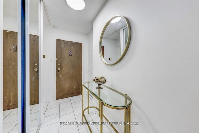 21 - 25 Pebble Byway, Condo with 3 bedrooms, 2 bathrooms and null parking in North York ON | Image 6