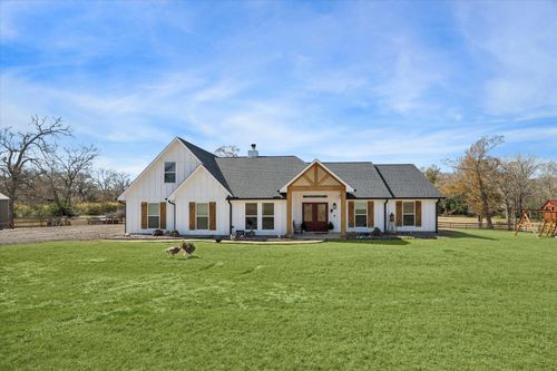 8401 Equestrian Ln, Washington, TX, 77880 | Card Image