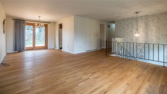 3229 Sundale Dr, House other with 3 bedrooms, 3 bathrooms and 2 parking in Glenshaw PA | Image 8