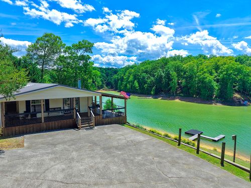 1059 Dean Cir, Dandridge, TN, 37725-5125 | Card Image