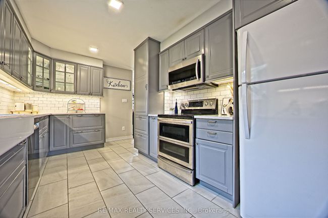 26 Scribner Crt, House other with 4 bedrooms, 3 bathrooms and 4 parking in Brampton ON | Image 16