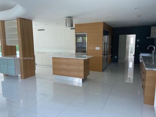 0-1000 N Shore Dr, Miami Beach, FL, 33141-2442 | Card Image