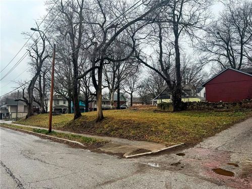 3240 Thompson Ave, Kansas City, MO, 64124-1954 | Card Image