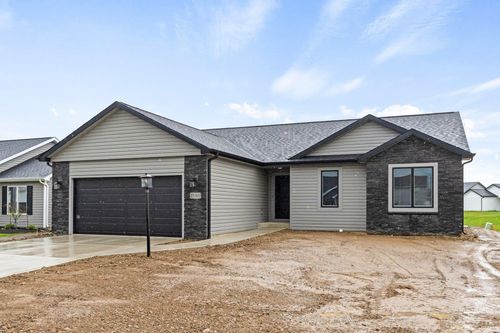 15585 Impala Dr, Huntertown, IN, 46748-9561 | Card Image