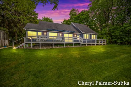 8409 Chuckanut Drive, White River Township, MI, 49437 | Card Image