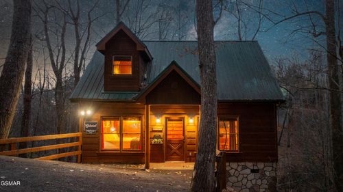 2457 N School House Gap Rd, Sevierville, TN, 37876-8967 | Card Image