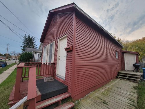 74 Hancock St, Manistee, MI, 49660-1451 | Card Image