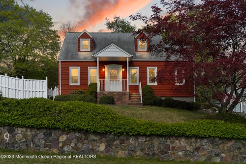 17 Roosevelt Ave, Butler, NJ, 07405-1318 | Card Image