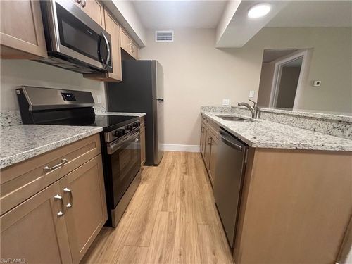 505-5305 Summerlin Rd, FORT MYERS, FL, 33919 | Card Image