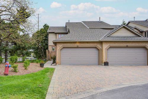 25-1725 The Chase, Mississauga, ON, L5M4N3 | Card Image