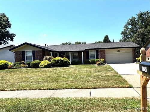 11767 Macrinus Dr, Florissant, MO, 63033-7009 | Card Image