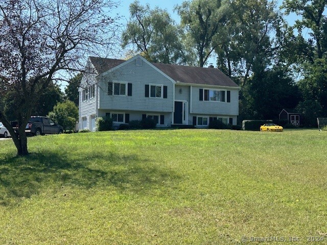 Town View Dr, New Milford, CT 06776