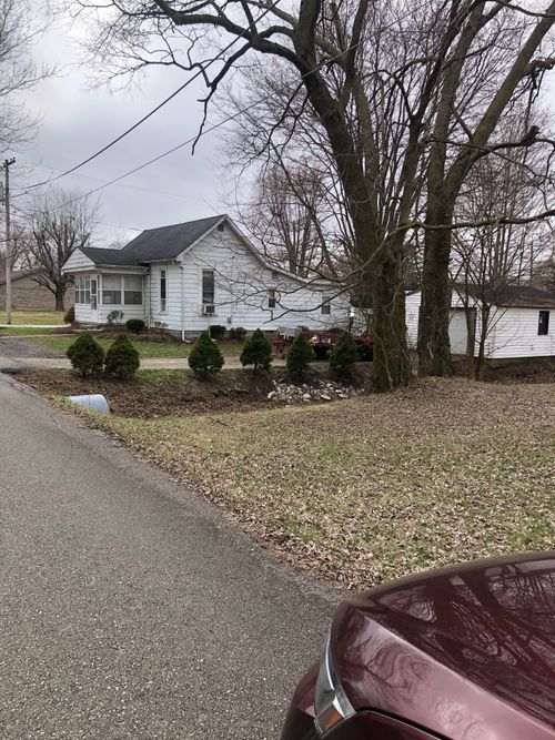 132 S East St, Charlottesville, IN, 46117-9753 | Card Image