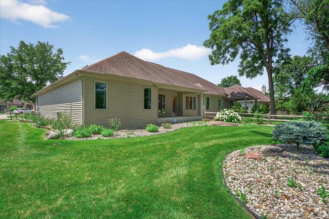 1722 Cobblestone Blvd, Condo with 3 bedrooms, 3 bathrooms and null parking in Elkhart IN | Image 35