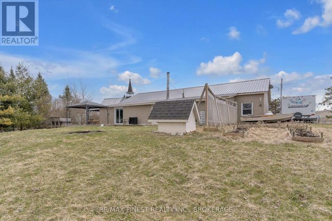 6955 County 2 Road, House other with 4 bedrooms, 2 bathrooms and 8 parking in Loyalist (Lennox and Addington - South) ON | Image 32