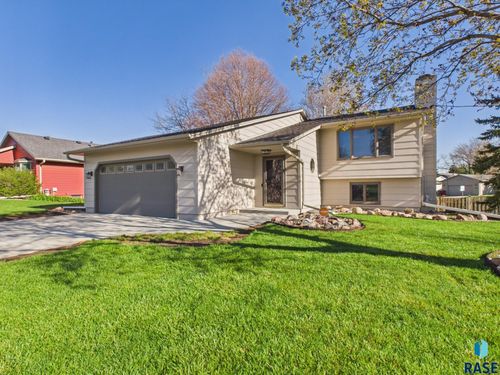 701 N Savannah Dr Drive, Sioux Falls, SD, 57103 | Card Image