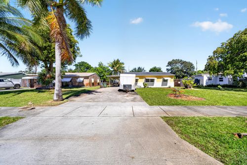 5730 Ne 6th Ter, Oakland Park, FL, 33334-3566 | Card Image