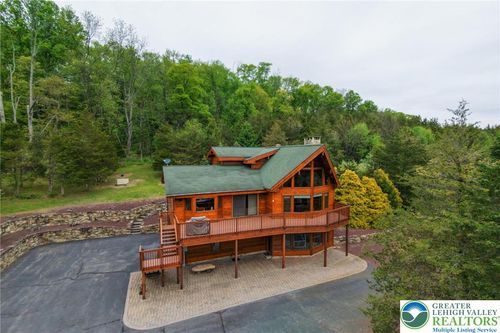 8 Highlands Ln, Hardwick, NJ, 07825-3201 | Card Image