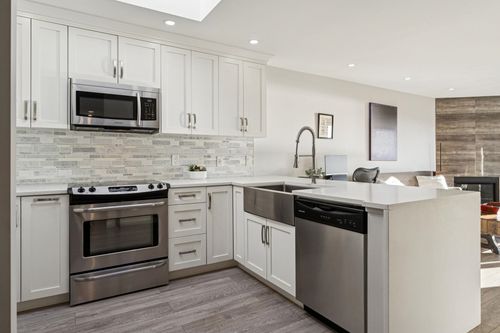 305-175 W 4th St, North Vancouver, BC, V7M1H6 | Card Image