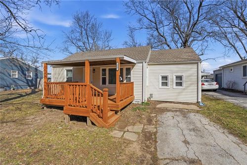 1807 W Main St, Blue Springs, MO, 64015-3527 | Card Image