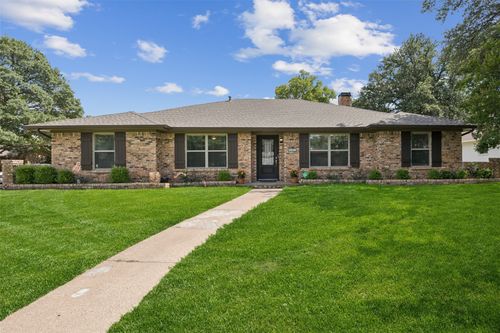 2400 Windsor Pl, Plano, TX, 75075-6614 | Card Image