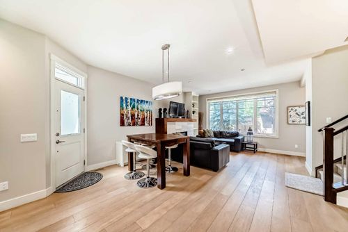 2-924 3 Ave Nw, Calgary, AB, T2N0J6 | Card Image