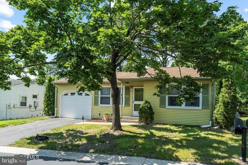 8 Westport Dr Sec 71 Drive, WHITING, NJ, 08759 | Card Image