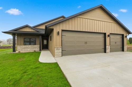 1317 Iris Ln Ne, Saint Joseph, MN, 56374-4681 | Card Image