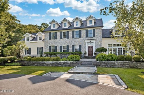 115 Woods Ln, Menands, NY, 12204-1615 | Card Image