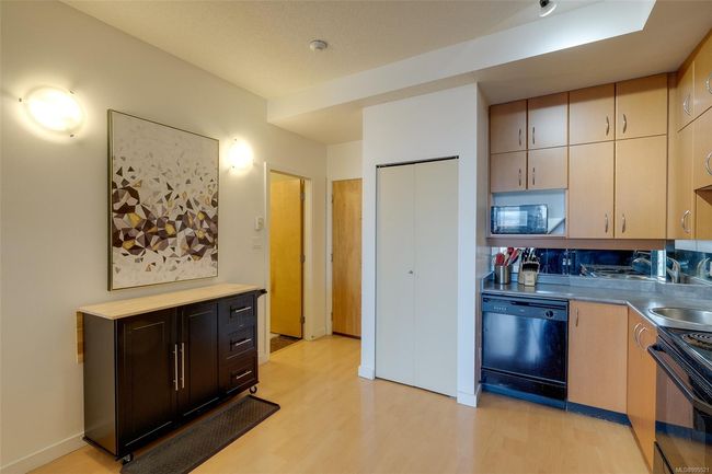 Kitchen | Image 12
