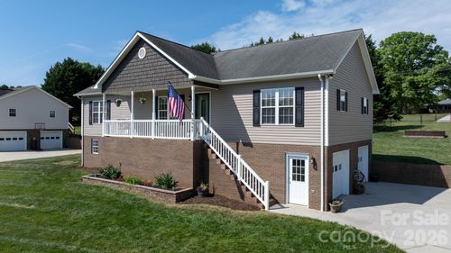 5087 S Oak Cir, Granite Falls, NC, 28630-8794 | Card Image