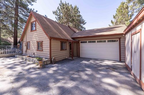 817 E Mountain View Blvd, Big Bear City, CA, 92314 | Card Image