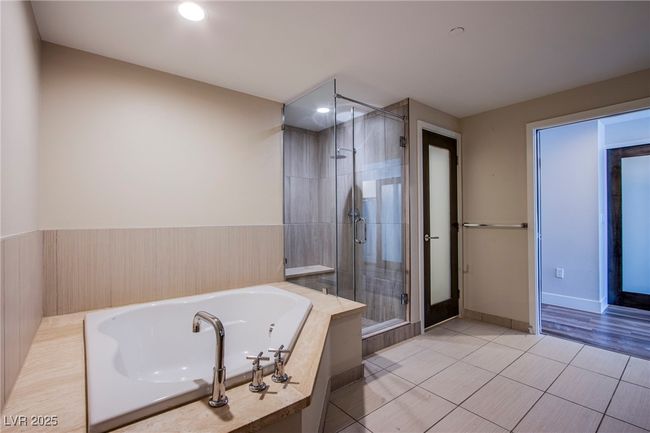 228 - 8925 W Flamingo Rd, Condo with 3 bedrooms, 3 bathrooms and null parking in Las Vegas NV | Image 48