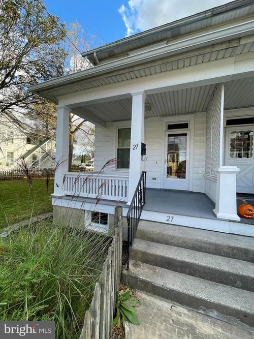 27 W High St, HUMMELSTOWN, PA, 17036-2102 | Card Image