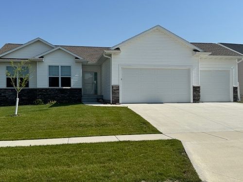1326 Echo Ridge Ln, Marion, IA, 52302-6205 | Card Image