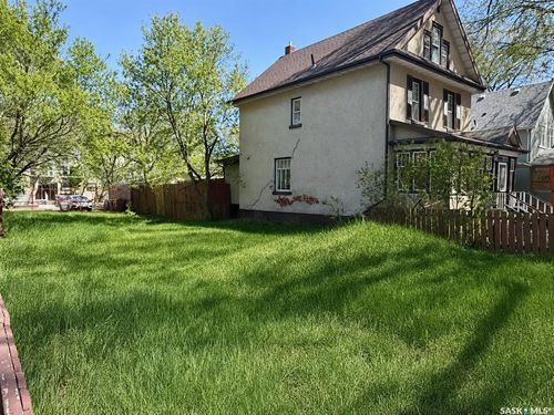 1861 St John St, Regina, SK, S4P1S1 | Card Image