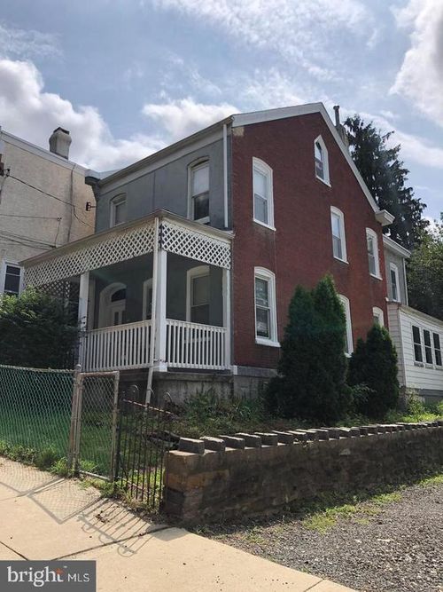 247 Green Ln, PHILADELPHIA, PA, 19128-4721 | Card Image