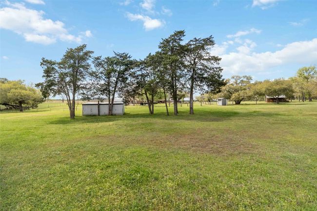 275 Saegert Rd, House other with 4 bedrooms, 2 bathrooms and 4 parking in Paige TX | Image 38