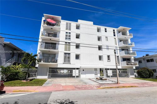 4d-8305 Crespi Blvd, Miami Beach, FL, 33141-1381 | Card Image