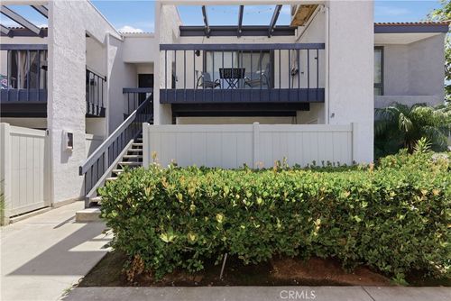 215 Wichita, Huntington Beach, CA, 92648 | Card Image
