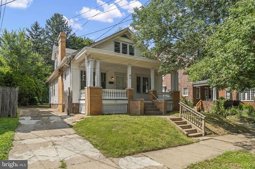 39 Maple Ave, Trenton, NJ, 08618-3438 | Card Image