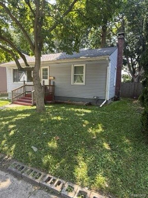 1540 Lyons Ave, Lansing, MI, 48910-1761 | Card Image