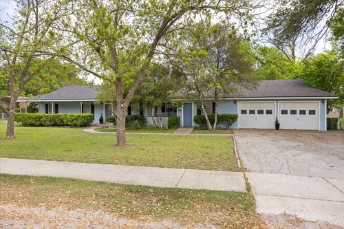 610 W First St, Hico, TX, 76457-6204 | Card Image